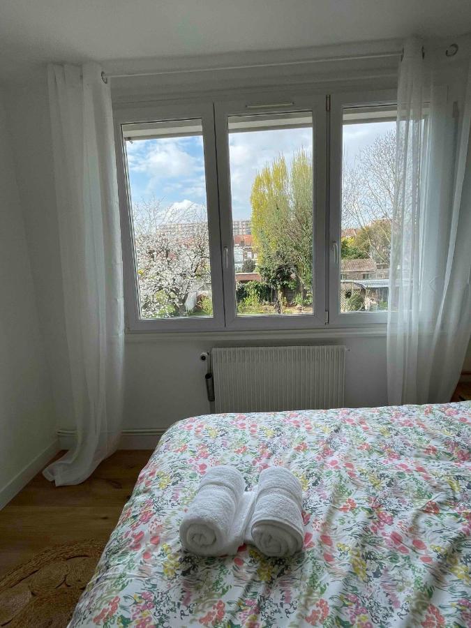Villa La Chambre Jaune Maison Avec Grande Terrasse Et Garage Prive Lille Exterior foto